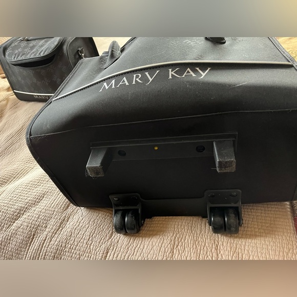 Mary Kay Travel bags - Picture 11 of 12